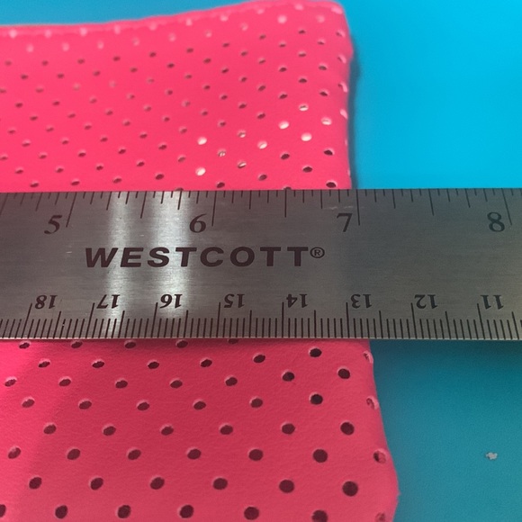 IPSY Bag-FREE Make-Up Sample Inside - Picture 5 of 6